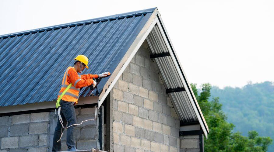 Professional gutter cleaning in Saluda, SC